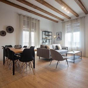 Appartement à 3 Chambres à Coucher
