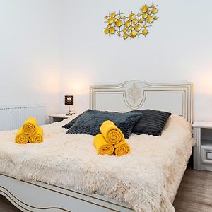 Appartement à 4 Chambres à Coucher