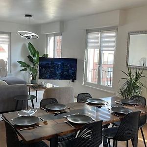 Appartement à 2 Chambres à Coucher