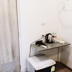Studio Lit King-Size