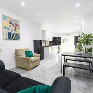The Kent- Luxury Rooms