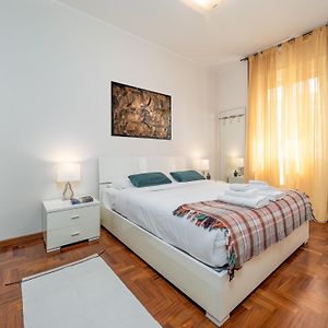 Stylish Flat With Balcony - 15 Min To Duomo