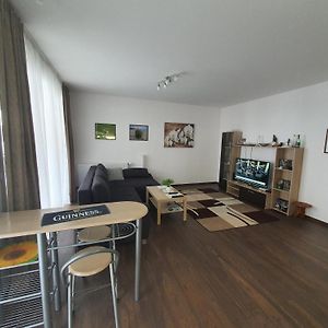 Park West Apartment - Free Parking