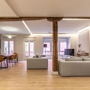 Appartement à 3 Chambres à Coucher