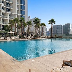 A Living-Modern Studio Apartment With Balcony & Canal View At Prive 2507B ,Business Bay