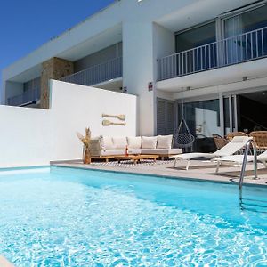 Stylish 3-Bedroom Villa Haven With A Private Pool