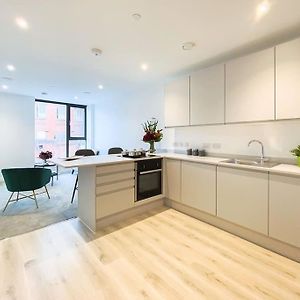 Central Manchester-1Br Apartment Free Parking-Cinema Room