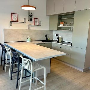 Meridian Bratislava - Stylish Brand New Apartment In The City Center