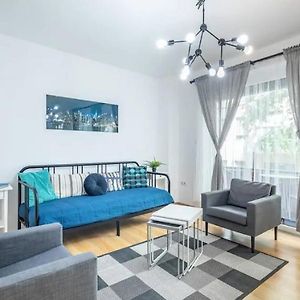 Appartement à 2 Chambres à Coucher