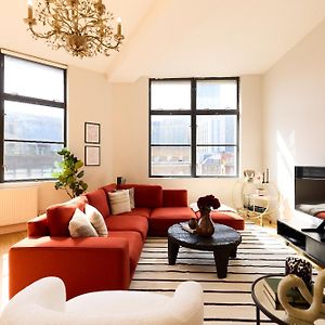 The Spitalfields Beauty - Bright 2Bdr Flat
