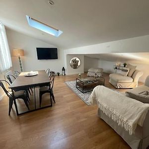 Appartement à 3 Chambres à Coucher