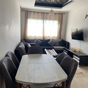Appartement à 3 Chambres à Coucher