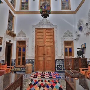 Dar Lala Mama