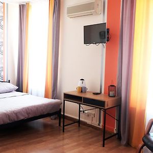 Uneed Hotel - Готельні Номери Біля Вокзалу