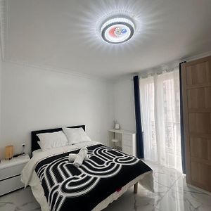 Appartement à 2 Chambres à Coucher