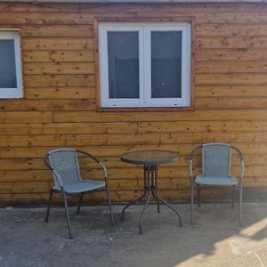 Studio Lit King-Size