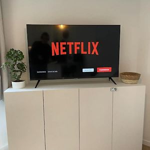 Suite Moderne Au Coeur Du 8E