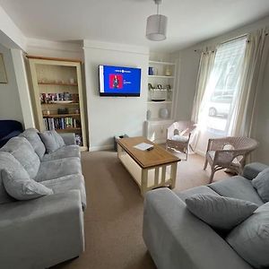 Cosy 2Bed Home With Games Room
