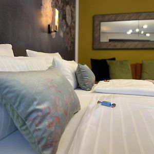 2 Zimmer Apartment Am Bahnhof Freiburg