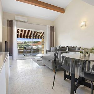 Appartement à 2 Chambres à Coucher