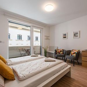 Appartement à 2 Chambres à Coucher