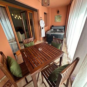 Lux Apt, Prime Location, Jacuzzi