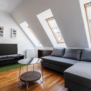 Whistle Living Apartment