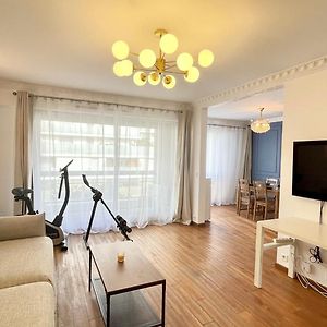 Appartement à 3 Chambres à Coucher