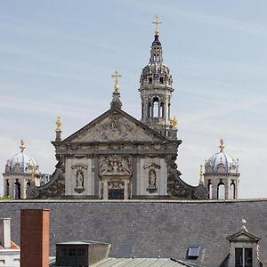 Mooi Licht Appartement In Bruisend Antwerpen!