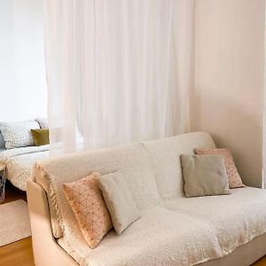 Une Piece Cosy A 5 Min De La Tour Eiffel A Pied