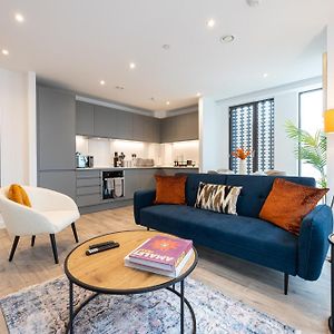 Pet Friendly 2Br Near Station By Asquare Letting