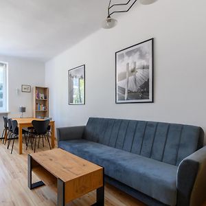 Appartement à 2 Chambres à Coucher