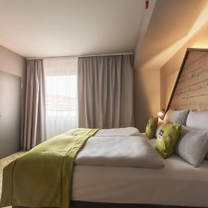 Chambre Accessible aux Personnes à Mobilité Réduite Lit Queen-Size