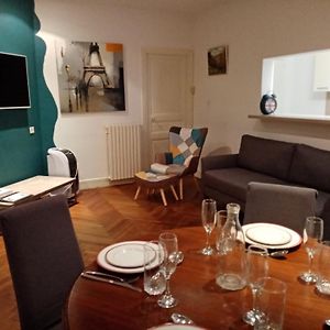 Appartement à 2 Chambres à Coucher
