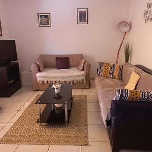 Appartement à 2 Chambres à Coucher