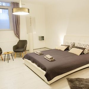 Appartement à 2 Chambres à Coucher