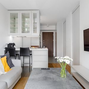 Beautiful Apartment With Parking In Mennica Residence