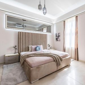 Appartement de Luxe à 3 Chambres à Coucher