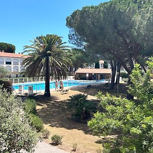 Le Patios , Piscine Plage Terrain Tennis