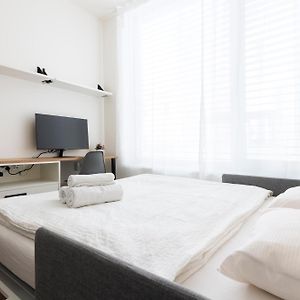 Studio Mozart, Free Onsite Parking, Air Conditioning, 1Gbs Wifi