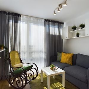 Centrum Warszawy Piekne Studio Dla 3 Osob By Rent Like Home