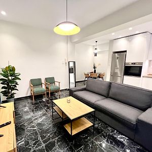 Appartement à 2 Chambres à Coucher