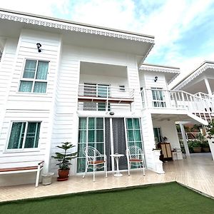 Villa à 3 Chambres à Coucher