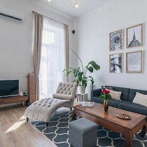 Appartement à 2 Chambres à Coucher