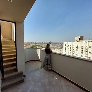 Appartement à 3 Chambres à Coucher aux Étages Supérieurs