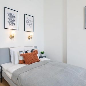 Central - Cute And Comfy Home
