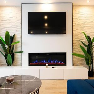 Ultra Central Luxury 3Br 2Bath Apt & Amazing Views