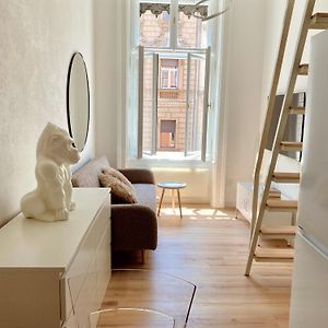 Arya Apartment