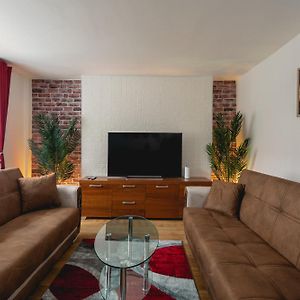 Appartement à 2 Chambres à Coucher