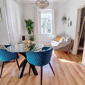 Sapadores - 2 Bedrooms Apartment Lisbon Boho Chic